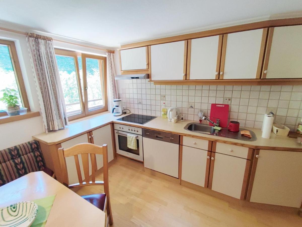 Pretty Holiday Home In Mayerhofen With Balcony Mayrhofen Exteriör bild